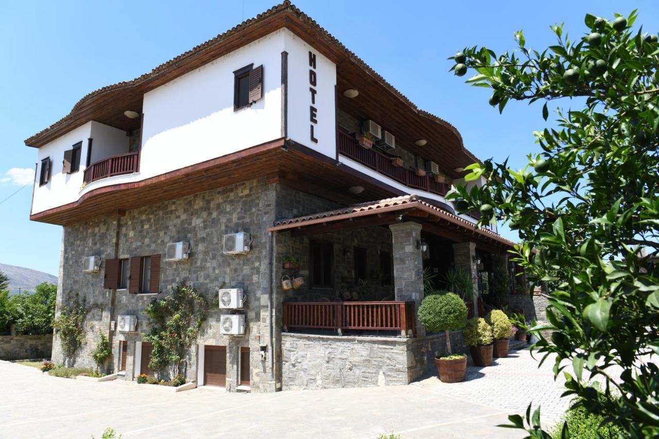 Hotel Kaceli Berati Exterior foto
