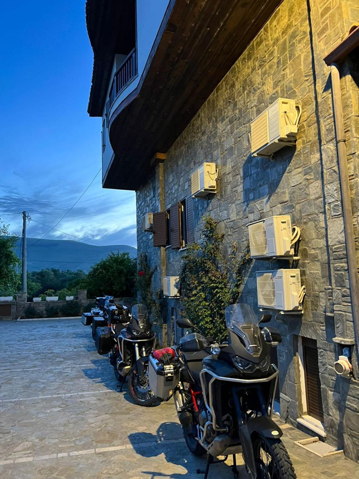 Hotel Kaceli Berati Exterior foto
