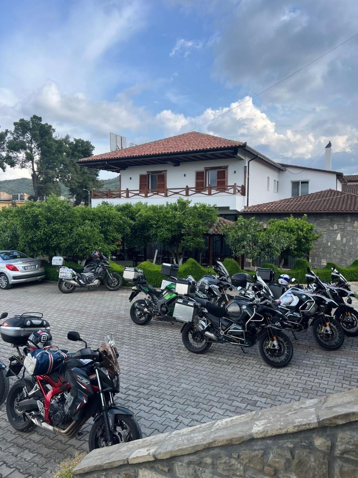 Hotel Kaceli Berati Exterior foto